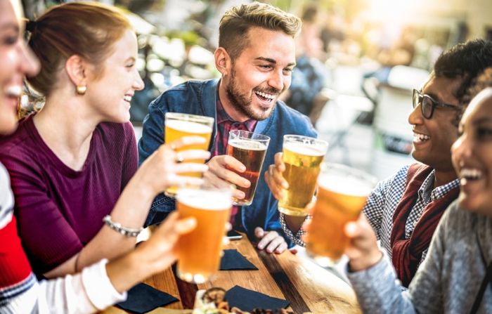 amigos tomando cerveja